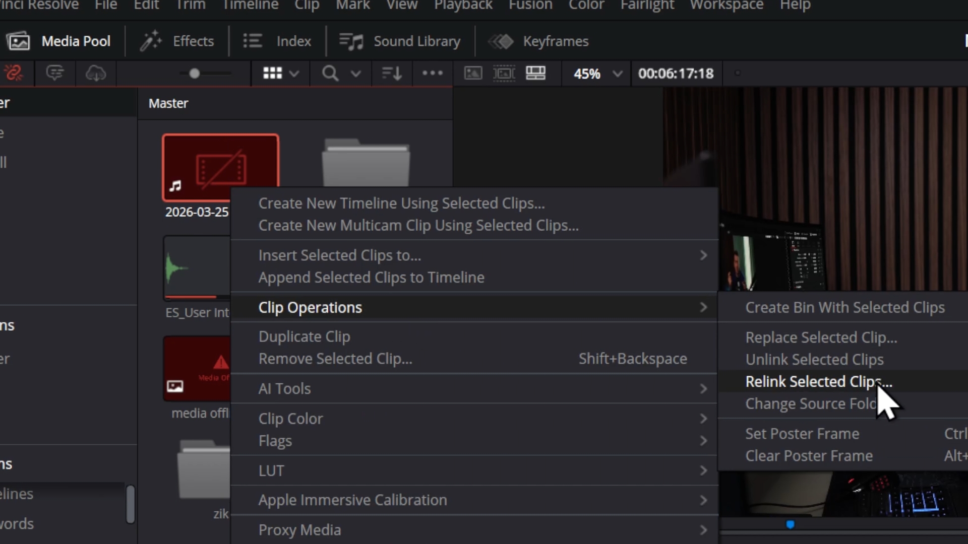 Relink Selected Clips dans le menu contextuel du Media Pool de DaVinci Resolve